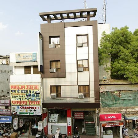 Oyo Flagship 8393 Hotel Park Avenue Lucknow Exterior foto